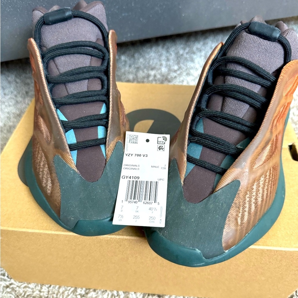 Copper YEZZY 700